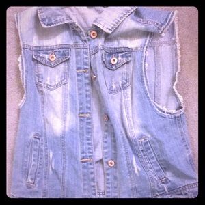Frayed denim vest
